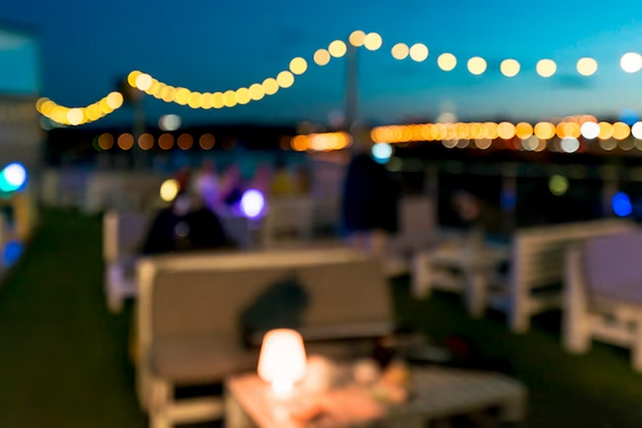 Blurred nighttime table arrangements